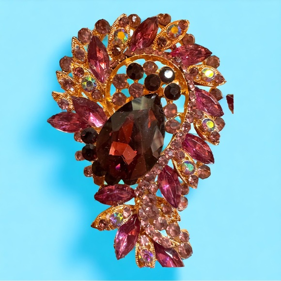 Set of 2 Stunning Multi Crystal and Rhinestone Encrusted Oversized Brooches - Picture 4 of 12